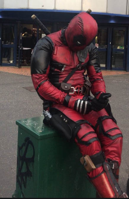 deadpool cosplay replica